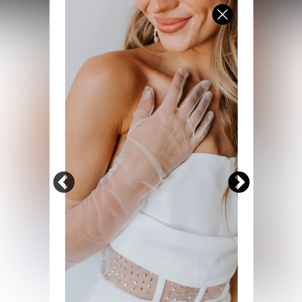 Untamed Petals Bishop Gloves